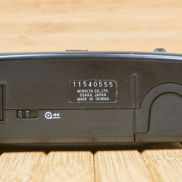 Vintage Minolta Freedom Autodate SII 35mm AF Film Camera, red-eye reduction - Picture 7 of 8